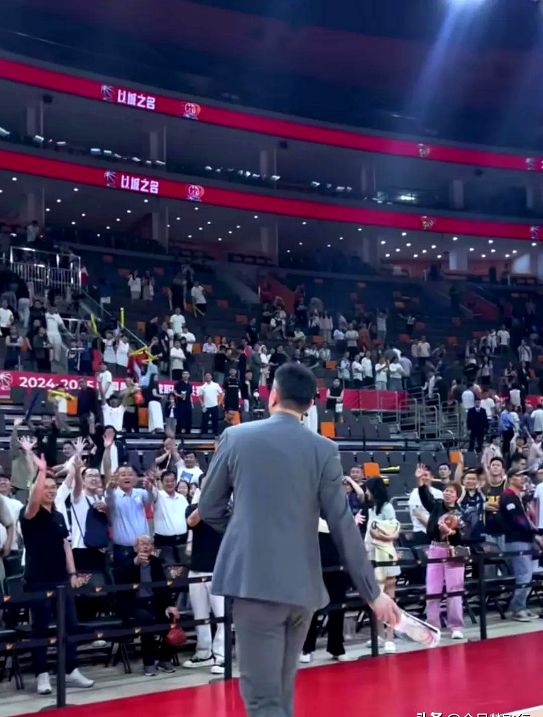 赛后深圳男篮篮板制胜:NBA常规赛节点到来,球迷炸锅,球队文化再被提及的简单介绍 赛后深圳男篮篮板制胜:NBA常规赛节点到来,球迷炸锅,球队文化再被提及的简单介绍