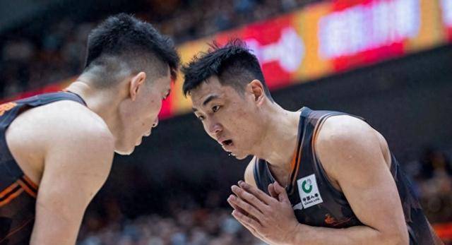 关于清晨浙江稠州备战欧篮联，临场应变细节曝光，气氛紧张，身体对抗强度拉满的信息